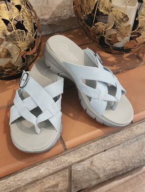Sketchers Brand Relaxed Fit Yoga Foam Sandals